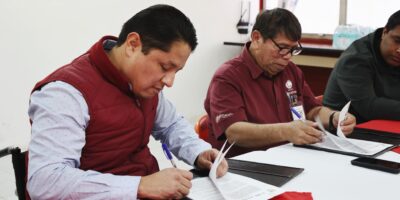 Firman convenio en favor a personas con discapacidad