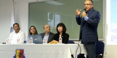Recibe UABCS presentación del libro Covacha Babisuri