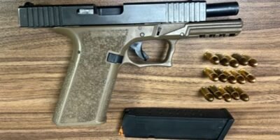 Obtiene FGR vinculación a proceso en contra de dos personas detenidas con arma y narcóticos