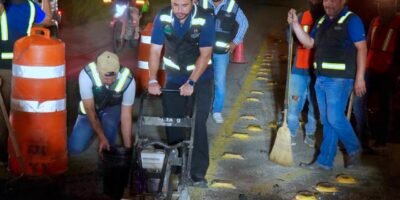 Inicia Christian Agúndez programa de bacheo en carretera Transpeninsular en Los Cabos