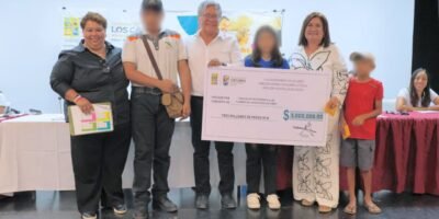 Entrega Los Cabos estímulos económicos a más de 5 mil estudiantes