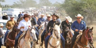 Encabeza Christian Agúndez la cabalgata de las Fiestas de San Felipe 2026