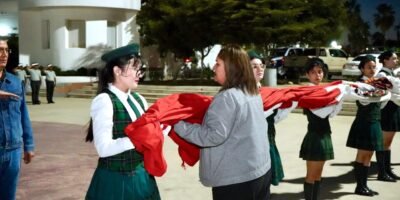 Realiza Ayuntamiento de Los Cabos ceremonia de incineración de la Bandera Nacional en Cabo San Lucas