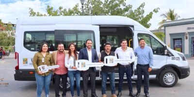Entrega alcalde Christian Agúndez nuevos vehículos para dependencias de Los Cabos