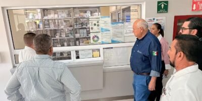 Supervisa Víctor Castro avances de obras de salud en Comondú