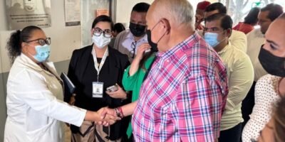 Supervisa Víctor Castro Cosío obras de salud y anuncia nuevo hospital en Los Cabos