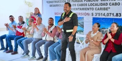 Entrega Christian Agúndez  parque público en la colonia El Caribe