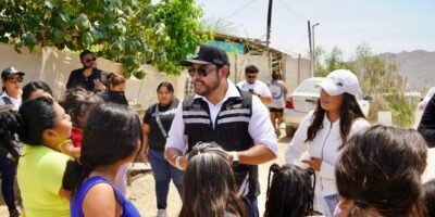 Entrega Christian Agúndez tinacos, agua potable y apoyos a familias de Los Cabos