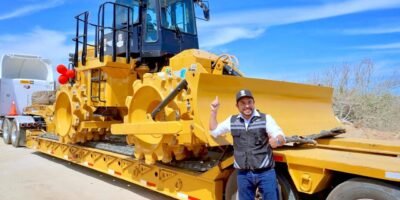 Entrega Christian Agúndez maquinaria a Servicios Públicos en Los Cabos