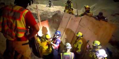 Rescatan con éxito a hombre atrapado en pozo de agua en San José del Cabo