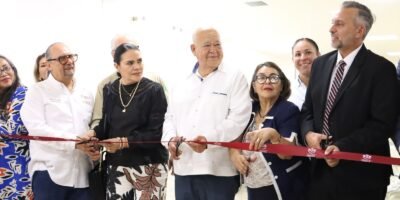 Inaugura Víctor Castro área de hemodiálisis en ISSSTE de Cabo San Lucas