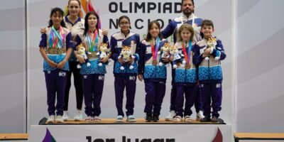Atletas paceños logran segundo lugar en clavados durante la Olimpiada Nacional