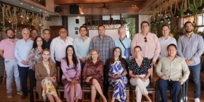 Se reúne el Saúl González con el Grupo Madrugadores de San José del Cabo