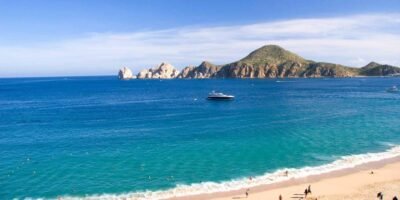 Reporta Los Cabos mar de fondo; oleaje podría alcanzar hasta 2.5 metros