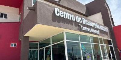 Reciben trabajadores del CENDI pago tras cuatro meses de adeudo