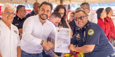 Anuncia Christian Agúndez complemento económico para Bomberos de Los Cabos