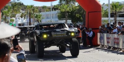 Arranca etapa final de la NORRA Mexican 1000 entre La Paz y Los Cabos