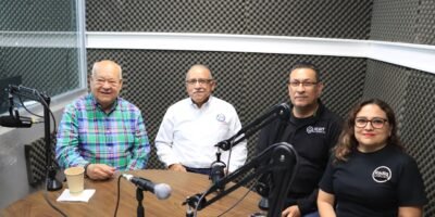 Víctor Castro inaugura la frecuencia 99.9 FM de Radio UABCS en La Paz
