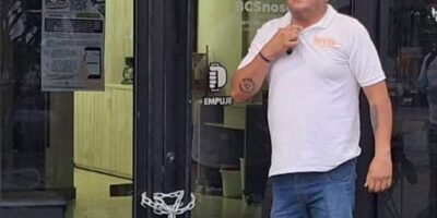 Se agrava conflicto magisterial: maestros encadenan oficinas de Finanzas en Baja California Sur
