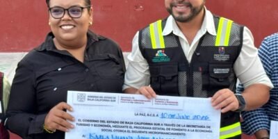 Encabeza Christian Agúndez entrega de ambulancia y apoyos a familias de El Campamento