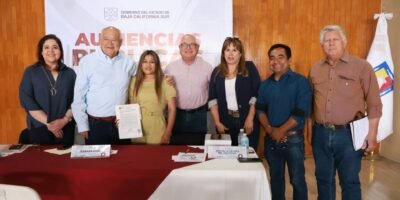 Encabeza Víctor Castro audiencias públicas; cerca de 40 personas atendidas