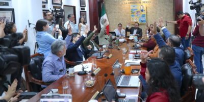 Encabeza Christian Agúndez sesión de Cabildo; aprueban acciones en vivienda y obra pública