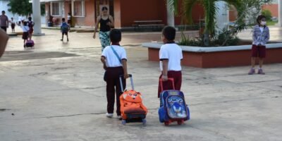 Más del 150 mil estudiantes concluyen ciclo escolar 2025-2026 en BCS