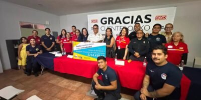 Bomberos de Cabo San Lucas reciben donativo de más de 214 mil pesos de tiendas OXXO
