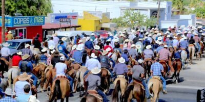 Realizan la tradicional cabalgata en las Fiestas Tradicionales Santa Anita 2026