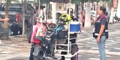 Suspenden venta ambulantes de alimentos tras lluvias en La Paz