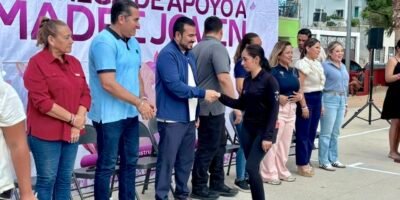 Entregan apoyos a madres jóvenes para fortalecer su economía familiar en Los Cabos
