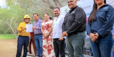 Reconocen labor de brigaditas y bomberos en Los Cabos con entrega de reconocimientos
