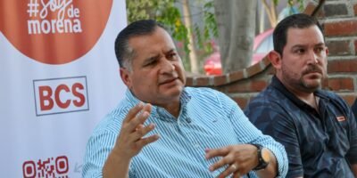 El diálogo permanente con las familias fortalece la transformación en BCS: Saúl González