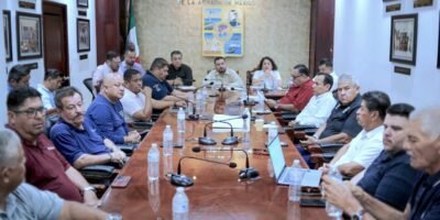 Mantienen transportistas y autoridades diálogo sobre el servicio en Los Cabos