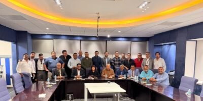 Sostiene Víctor Castro diálogo con transportistas de Los Cabos; buscan acuerdo