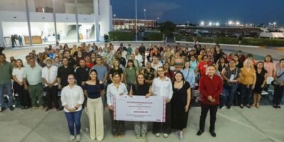 Entregan incientivos económicos a 100 mujeres cuidadoras de La Paz