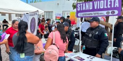 Más de 30 mujeres reciben atención en primera Mesa Violeta Itinerante en La Paz
