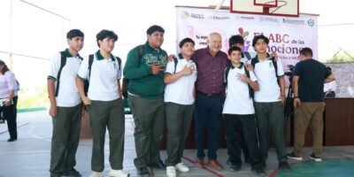 Víctor Castro presenta programa de salud socioemocional para estudiantes de BCS