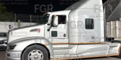 Hallan 120 kilos de cocaína en doble fondo de tractocamión en Comondú