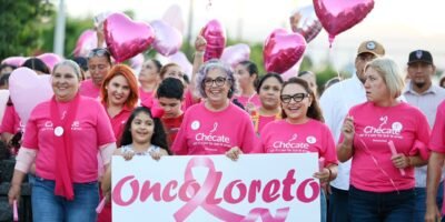 Realizan Marcha Rosa en Loreto por el cáncer de mama